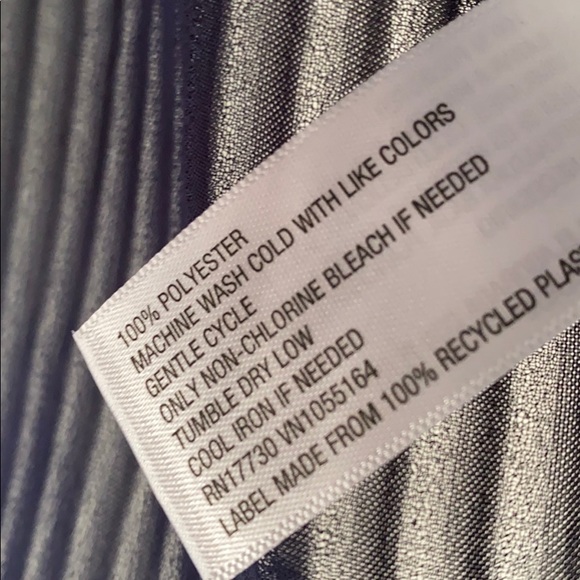 🌟BOGO Navy sheer button down - Picture 4 of 4